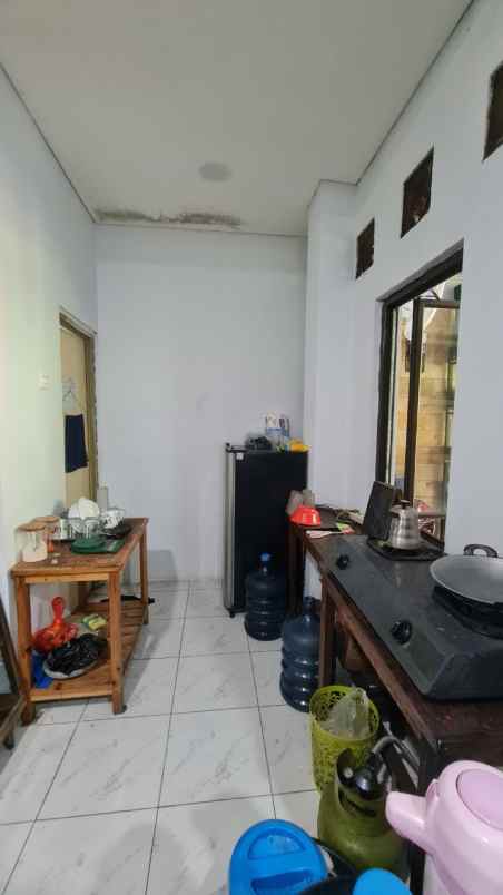 dijual rumah 2 lantai kayuringin