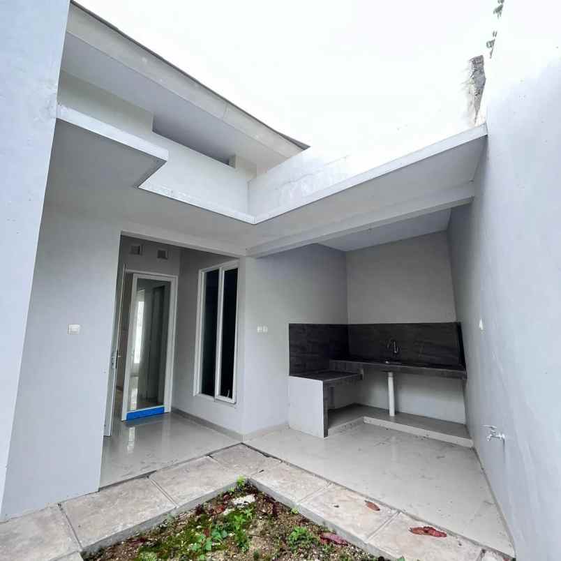 dijual rumah 7 menit ke kampus unisa