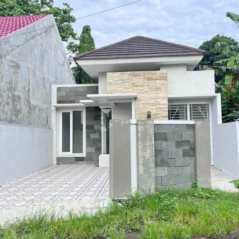 dijual rumah 7 menit ke kampus unisa