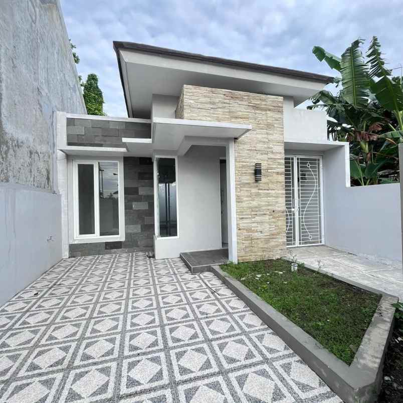 dijual rumah 7 menit ke kampus unisa