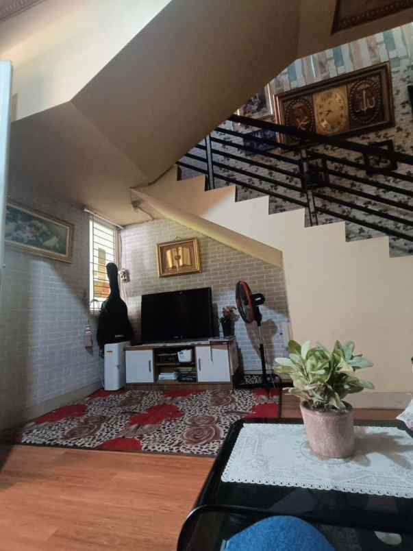 dijual rumah 78 jalan boulevard