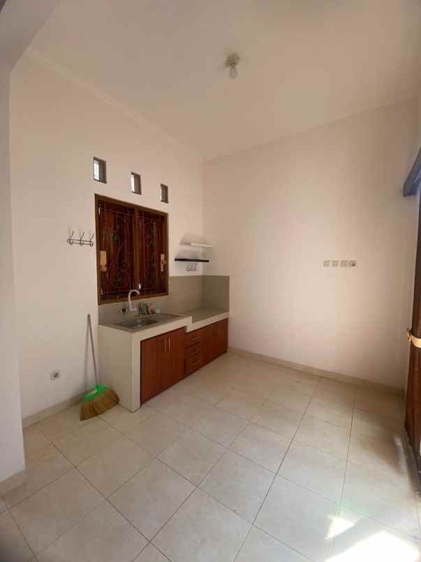 dijual rumah 900 meter ringroad