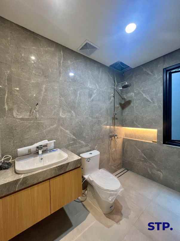 dijual rumah babatan pantai