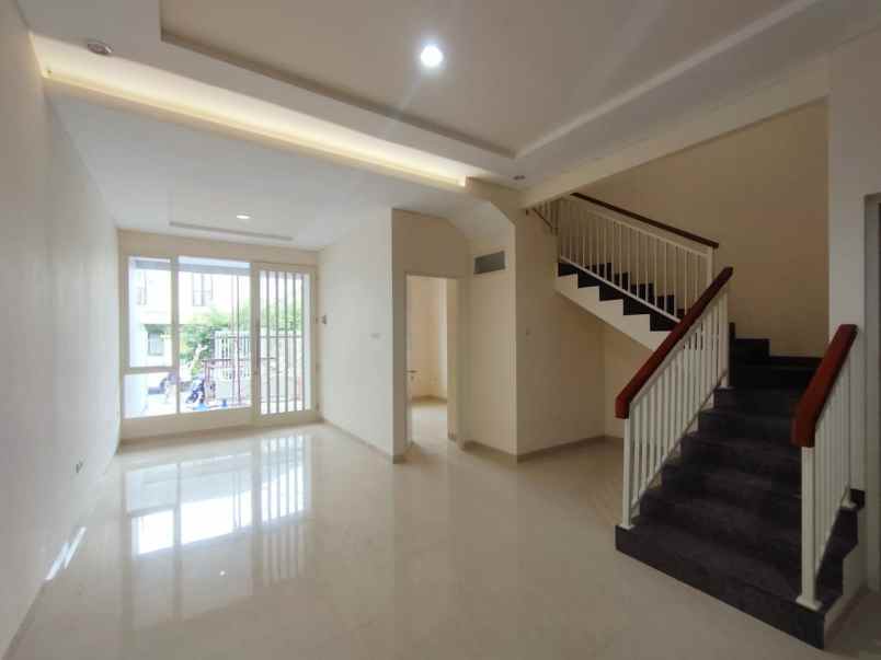 dijual rumah babatan pantai