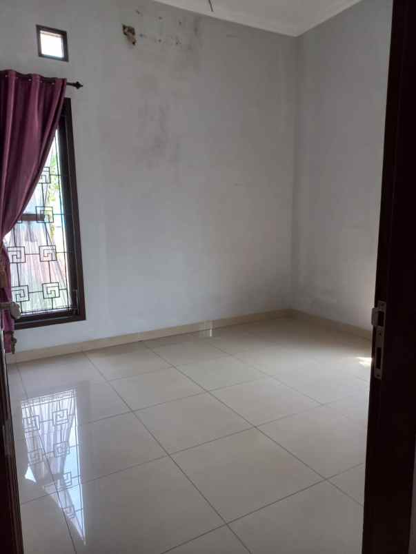 dijual rumah bagus di villa mutiara