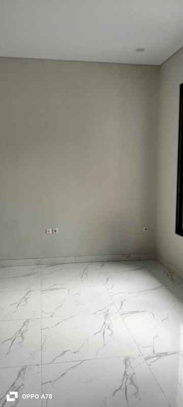 dijual rumah baru 3 lantai dijagakarsa jakarta selatan