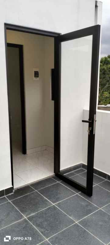 dijual rumah baru 3 lantai dijagakarsa jakarta selatan