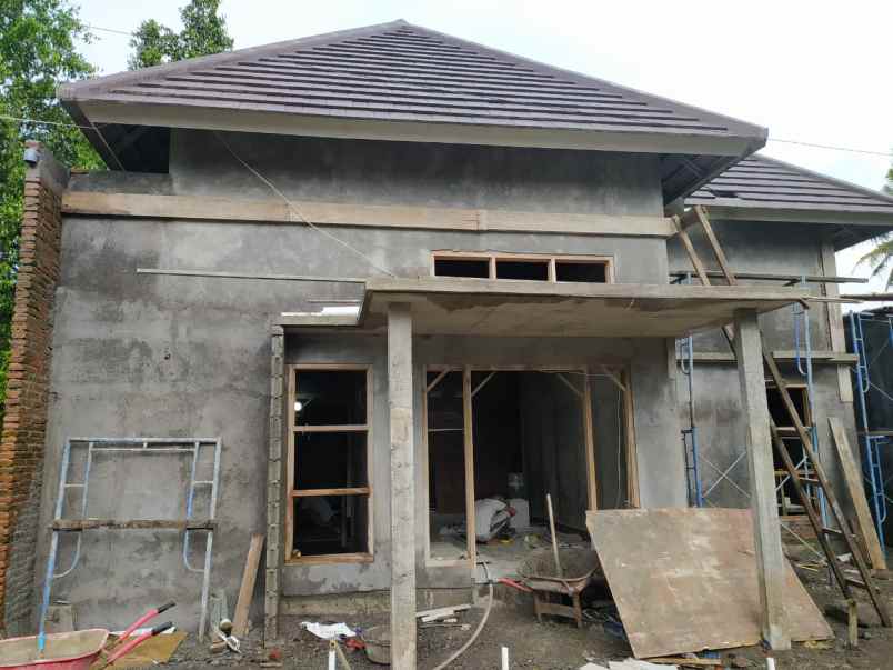 dijual rumah baru lokasi di sleman