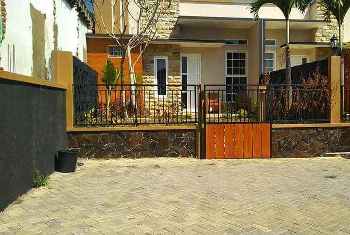 dijual rumah batu