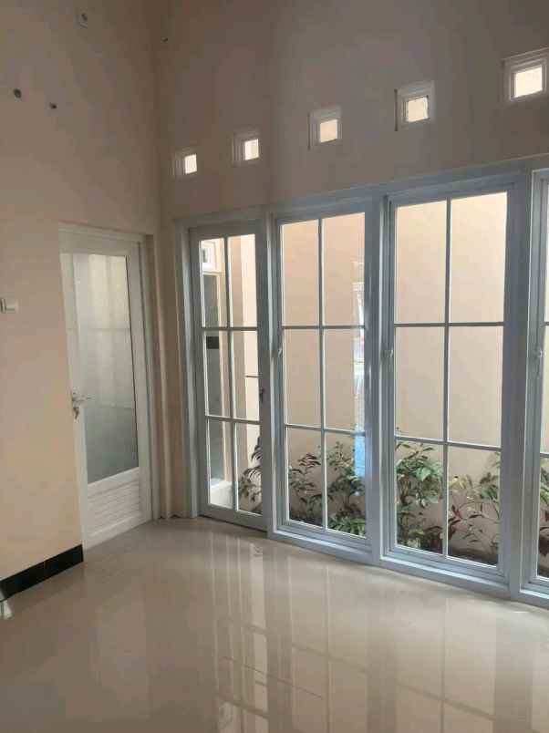 dijual rumah baturetno