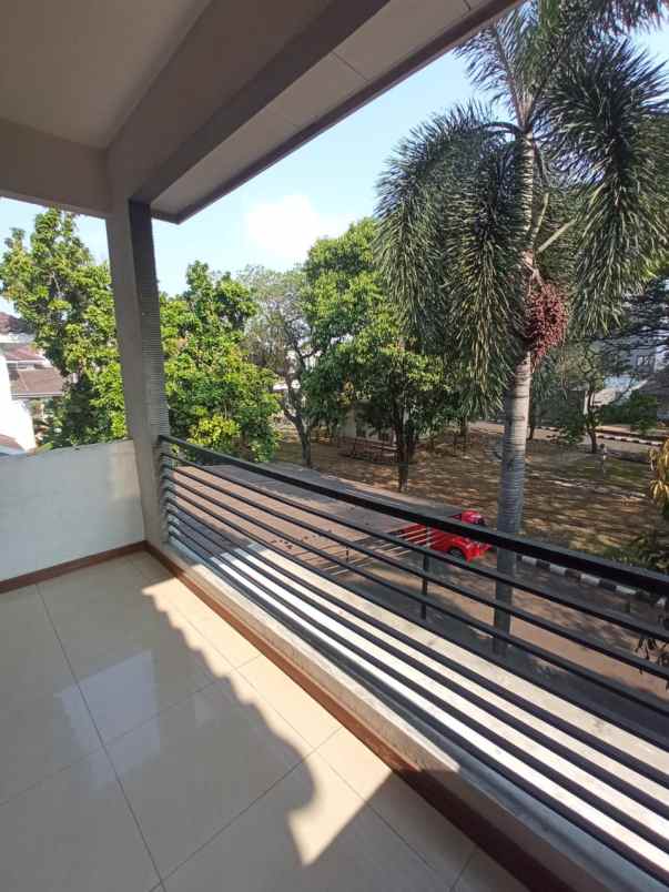 dijual rumah bintaro