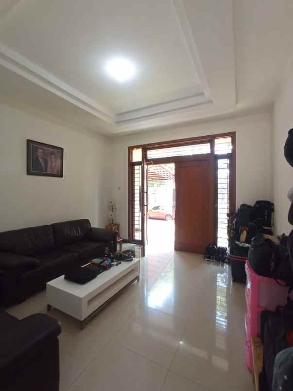 dijual rumah bintaro