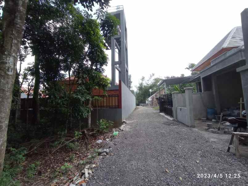 dijual rumah blotan sd model