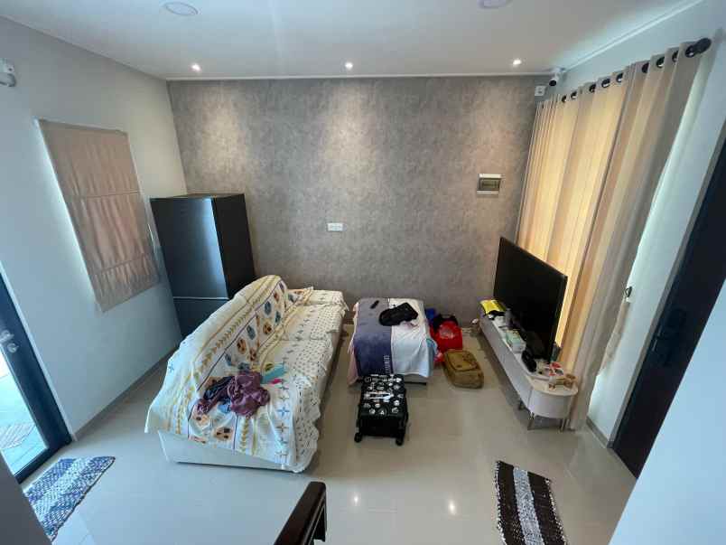 dijual rumah buaran kec serpong kota