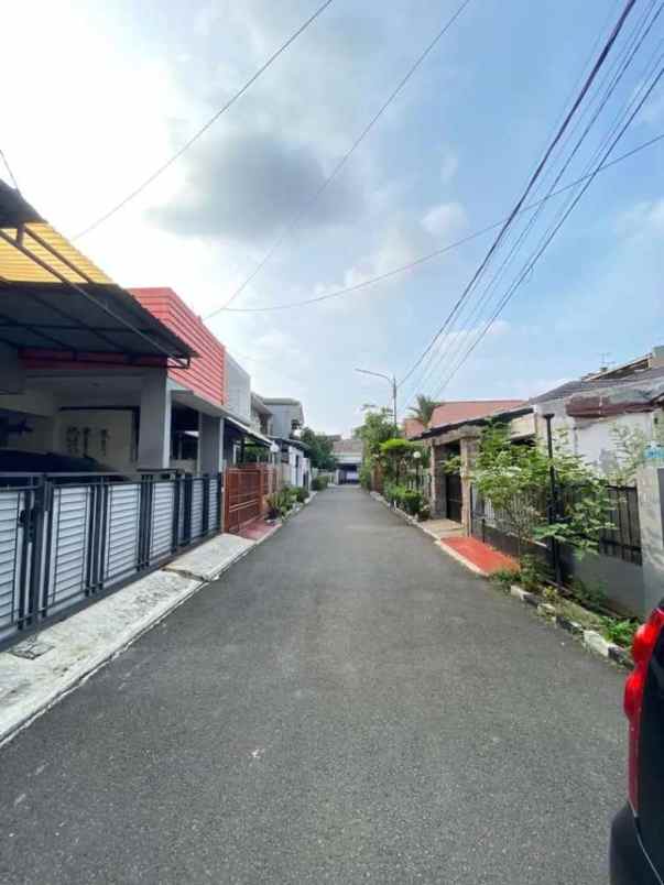 dijual rumah buaran klender