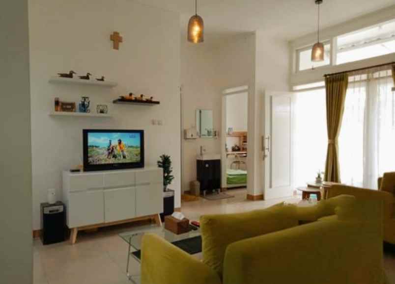 dijual rumah bunisari antapani bandung