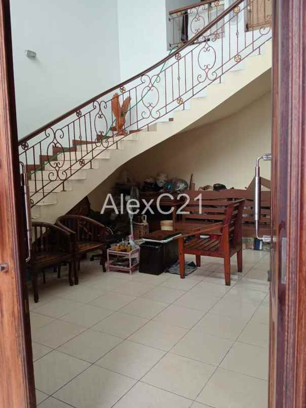 dijual rumah cantik di jl cendrawasih cengkareng barat