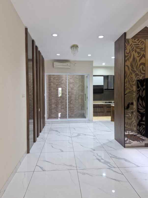 dijual rumah cantik kelapa gading