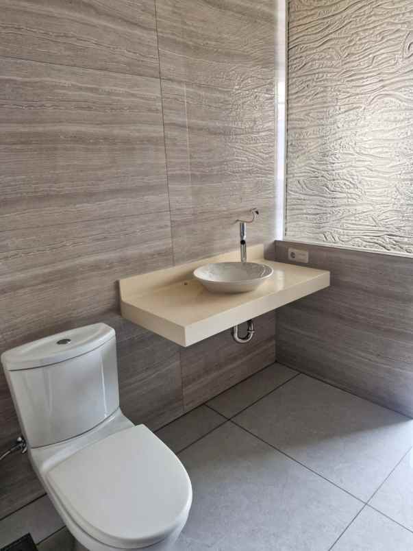 dijual rumah cantik kelapa gading