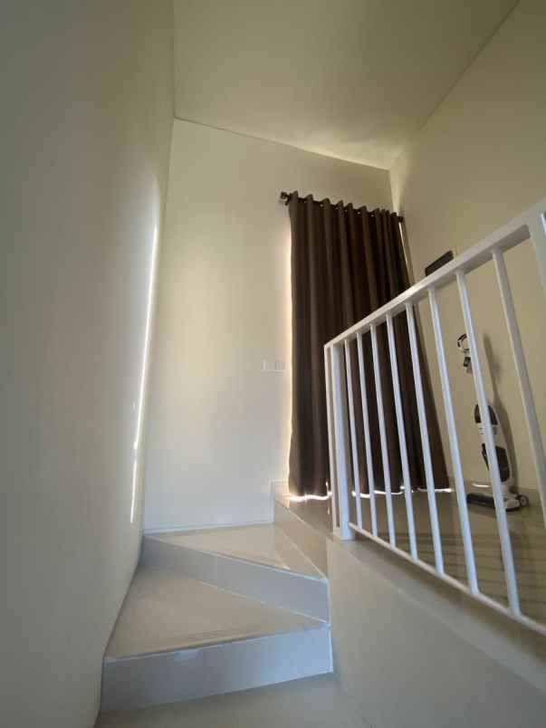 dijual rumah central park juanda