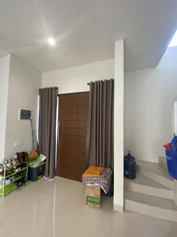 dijual rumah central park juanda