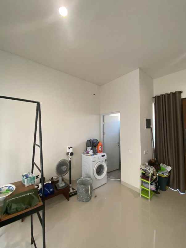 dijual rumah central park juanda