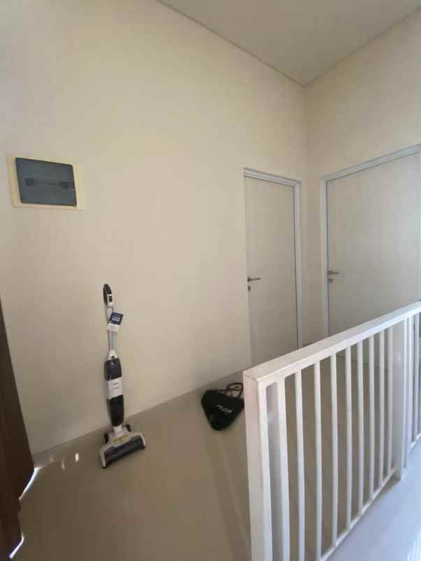 dijual rumah central park juanda