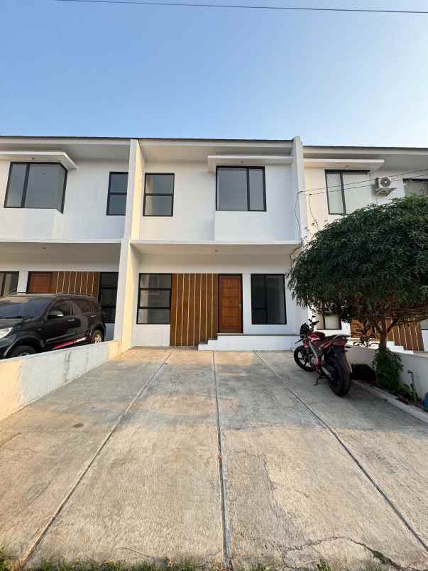 dijual rumah cibinong river view