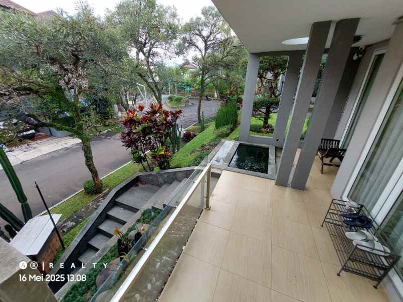 dijual rumah cigadung dago bandung