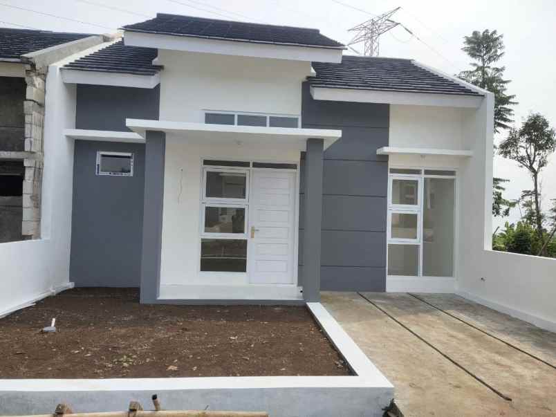 dijual rumah cilame paku haji