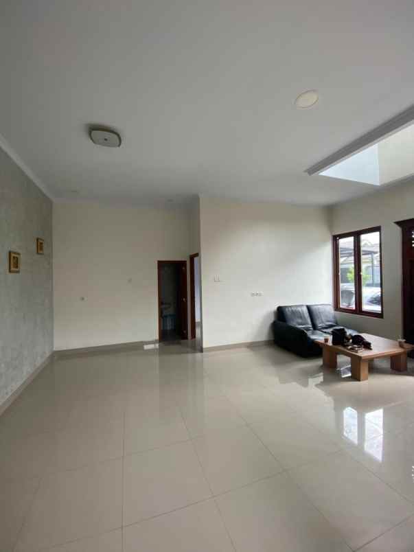 dijual rumah cimpaeun tapos depok