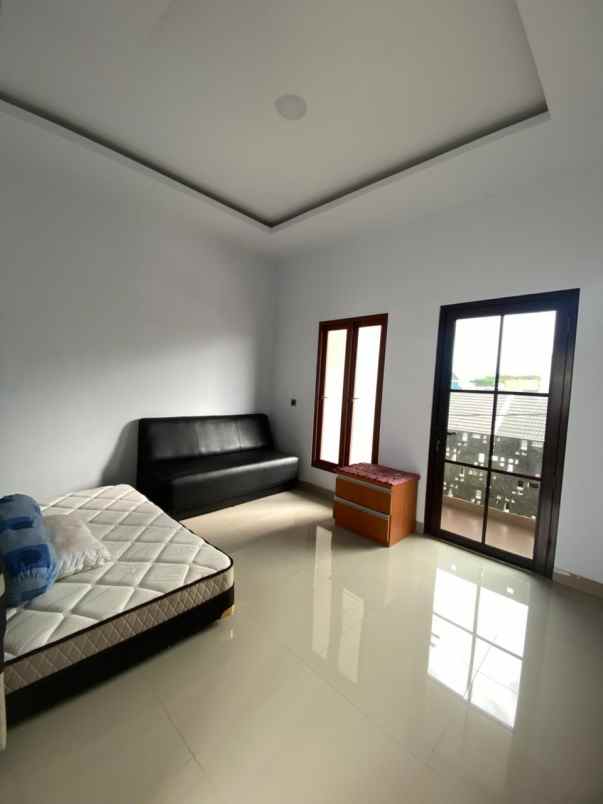 dijual rumah cimpaeun tapos depok