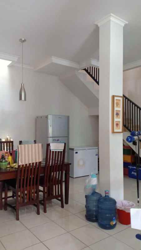 dijual rumah cinere