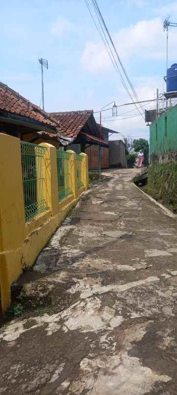 dijual rumah cinunuk