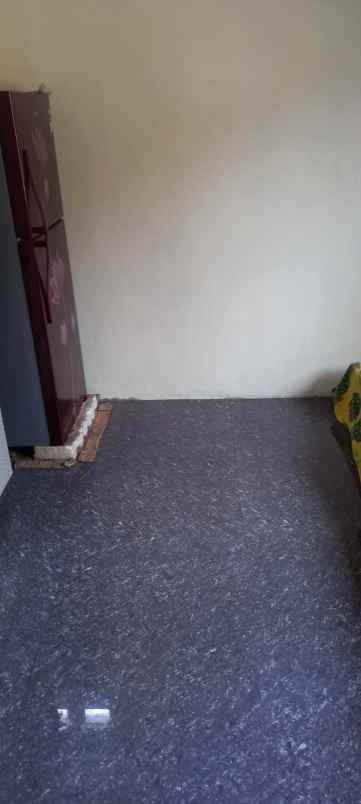 dijual rumah cinunuk