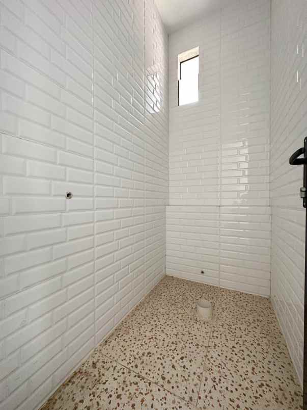 dijual rumah cipayung