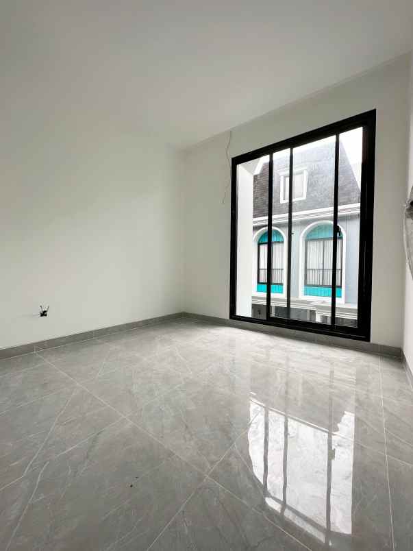 dijual rumah cipayung