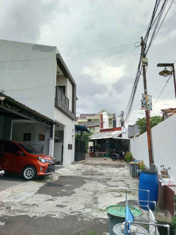 dijual rumah cipayung depok