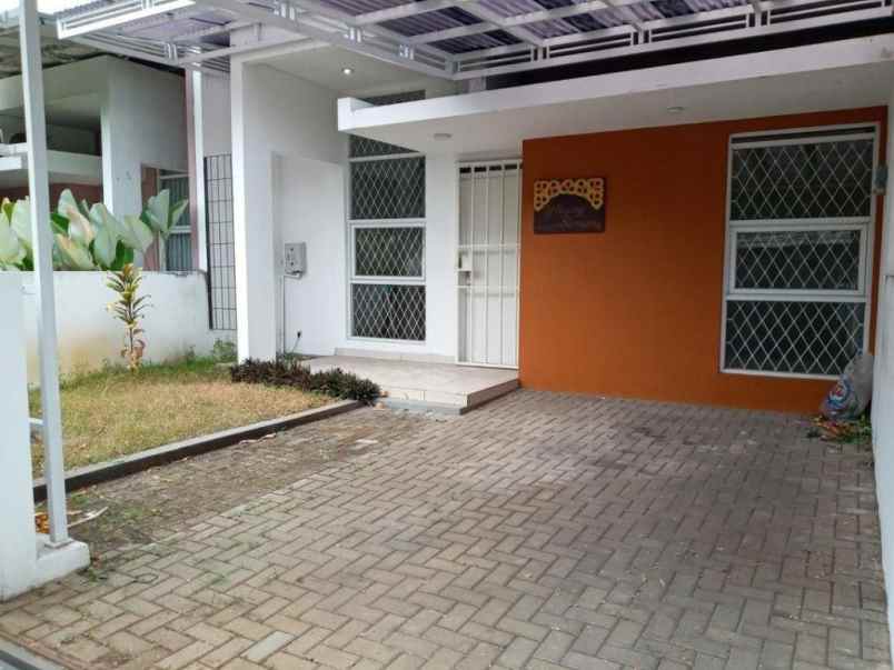 dijual rumah cisaranten arcamanik