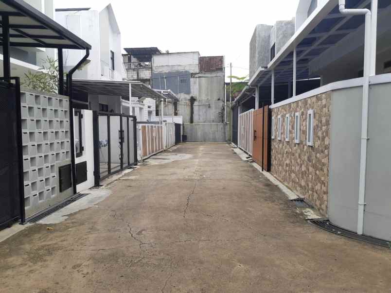 dijual rumah cisaranten kulon