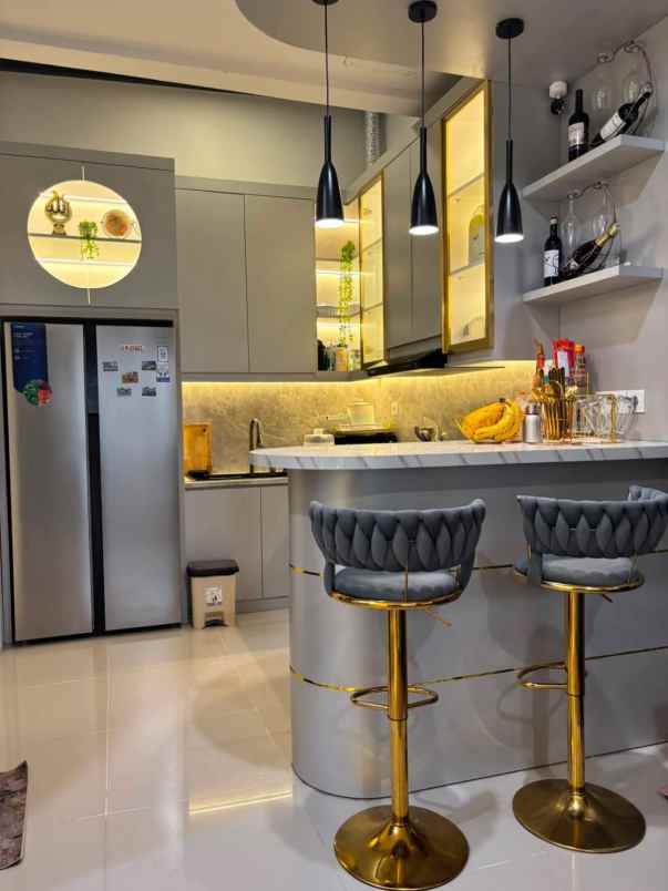 dijual rumah citra 8