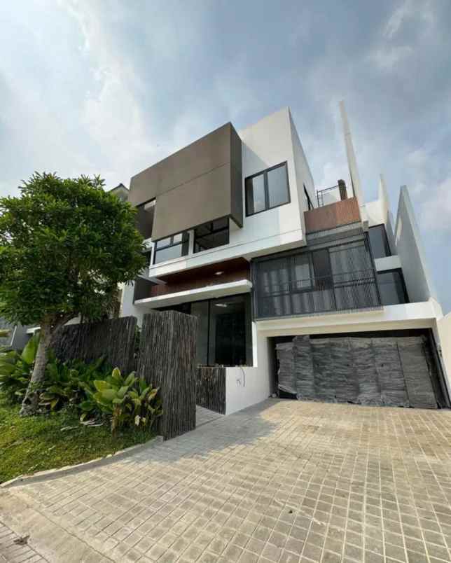 dijual rumah citraland waterfront