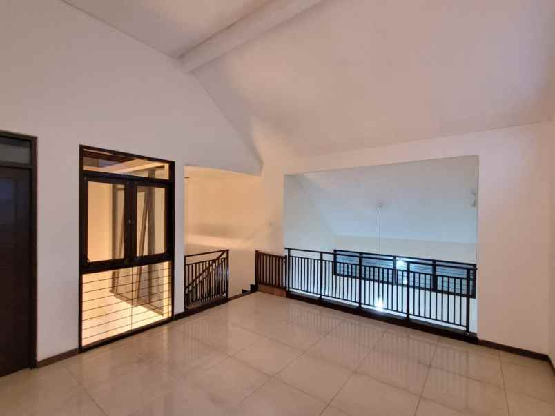 dijual rumah cluster batununggal indah