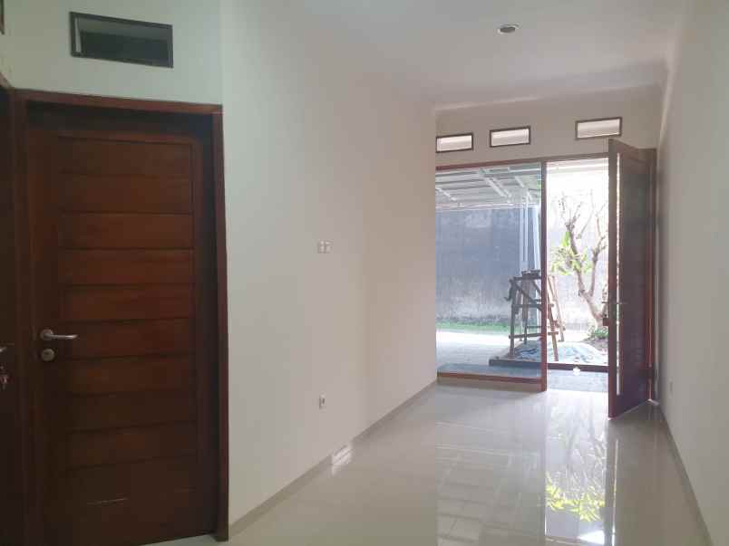 dijual rumah cluster berlian jamrud