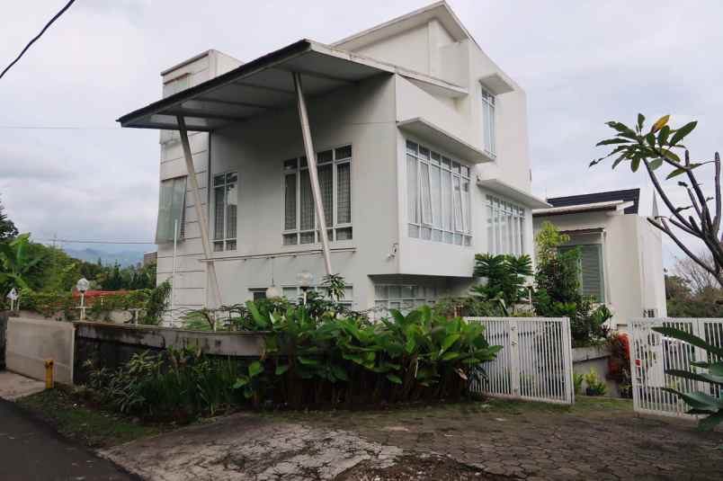 dijual rumah cluster bukit dago utara