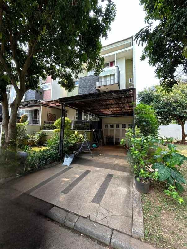 dijual rumah cluster east esplanade