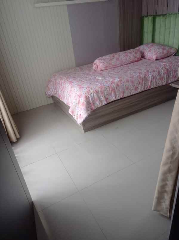 dijual rumah cluster flora summarecon