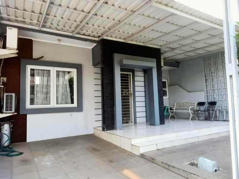 dijual rumah cluster spring fiesta