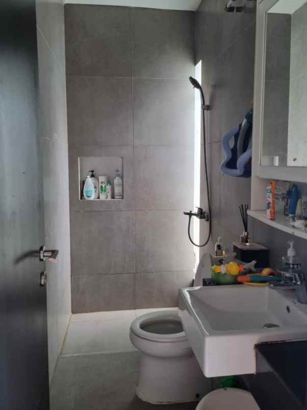 dijual rumah cluster wisteria metland