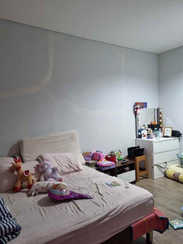 dijual rumah cluster wisteria metland